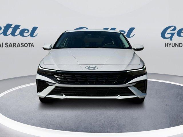 new 2025 Hyundai Elantra HEV car