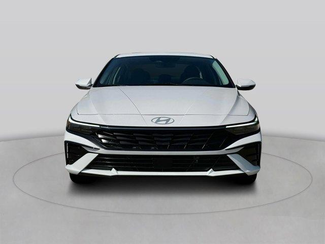 new 2025 Hyundai Elantra HEV car