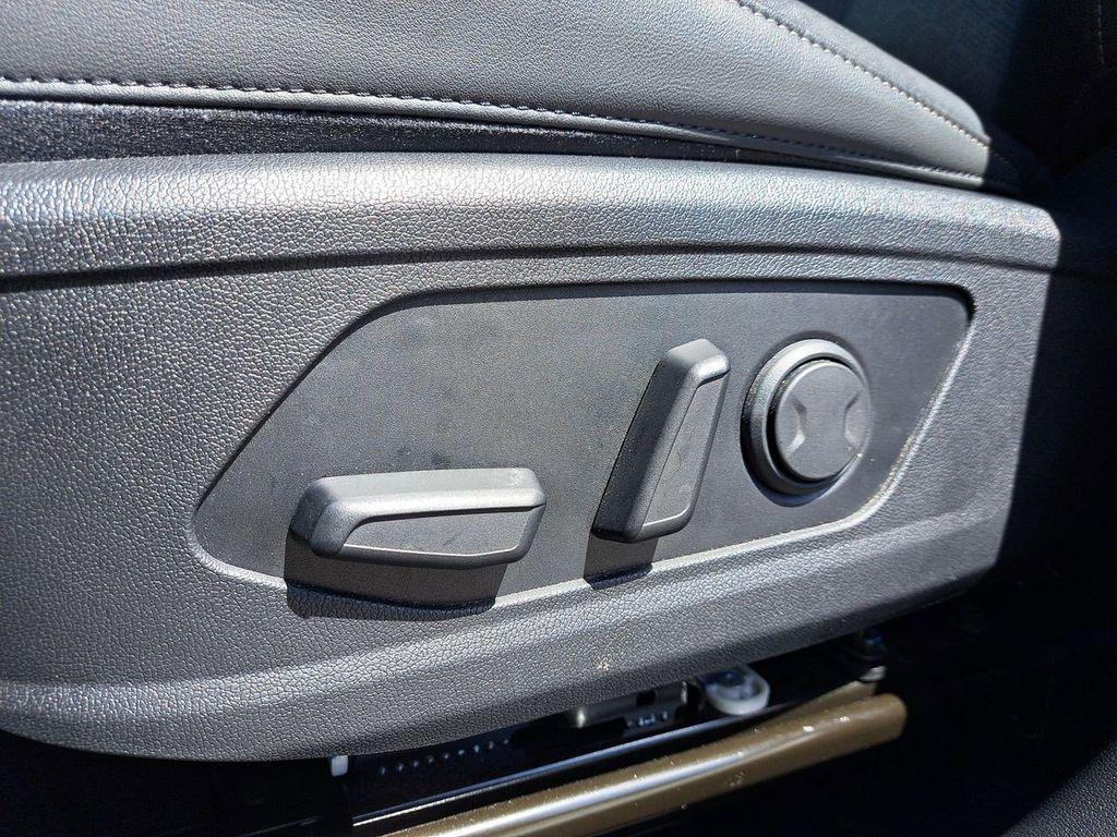 used 2023 Kia Sorento car, priced at $25,232