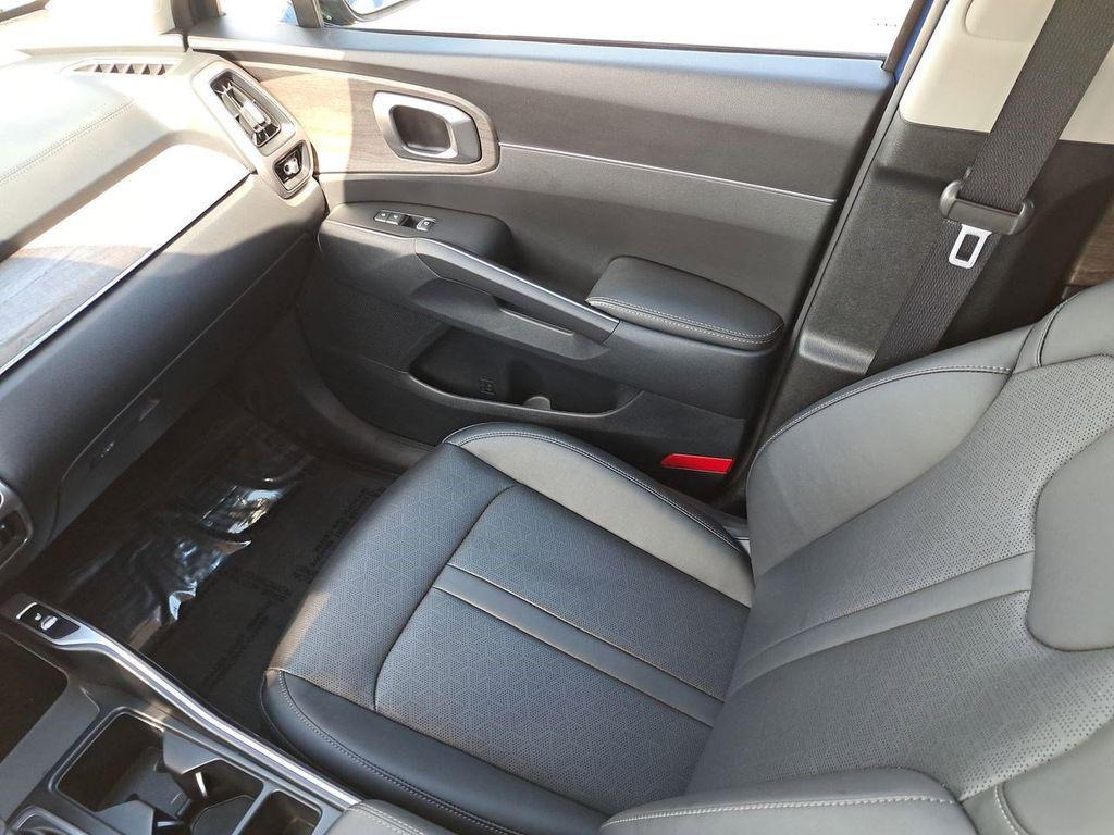 used 2023 Kia Sorento car, priced at $25,232
