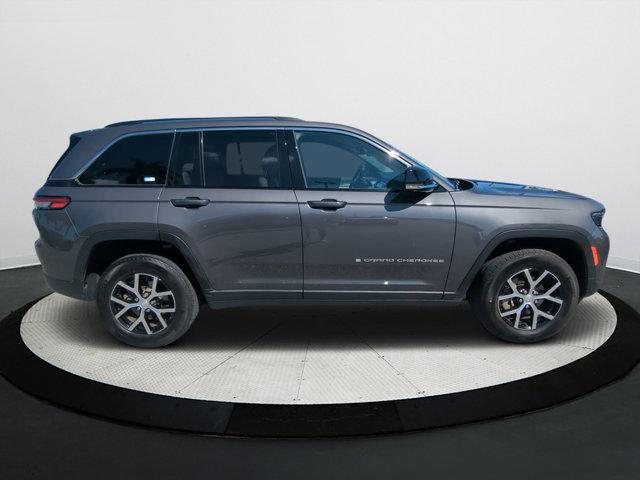 used 2023 Jeep Grand Cherokee car, priced at $29,356