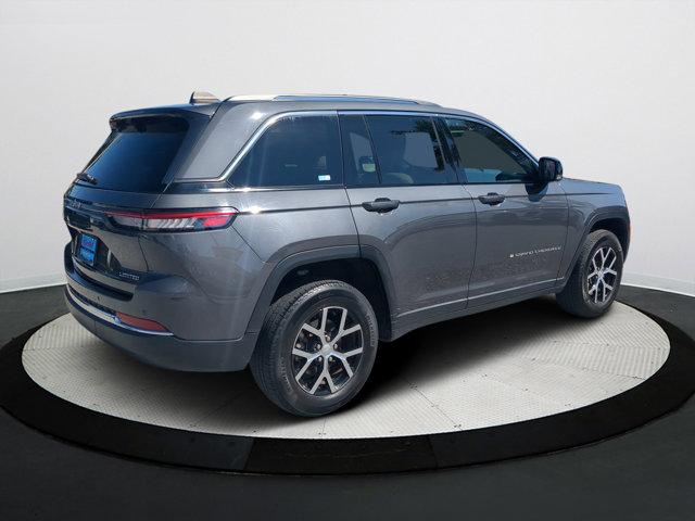 used 2023 Jeep Grand Cherokee car, priced at $29,356