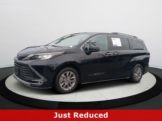 used 2023 Toyota Sienna car, priced at $40,189