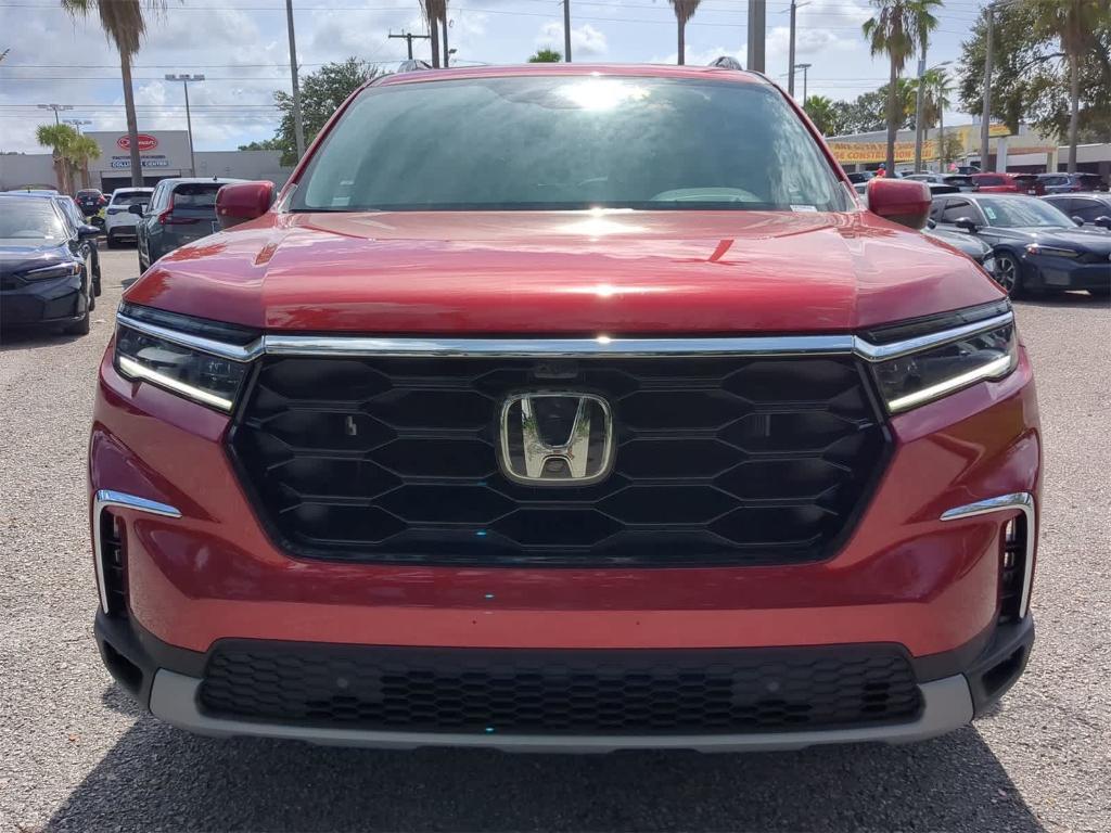 new 2025 Honda Pilot car, priced at $50,776