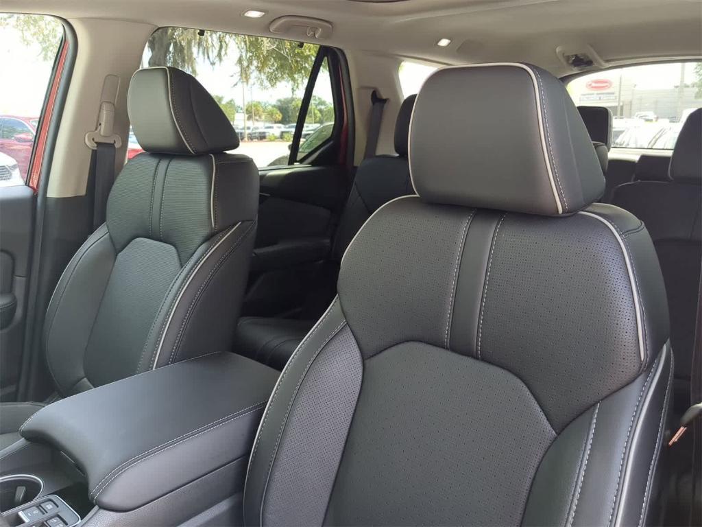 new 2025 Honda Pilot car, priced at $50,776