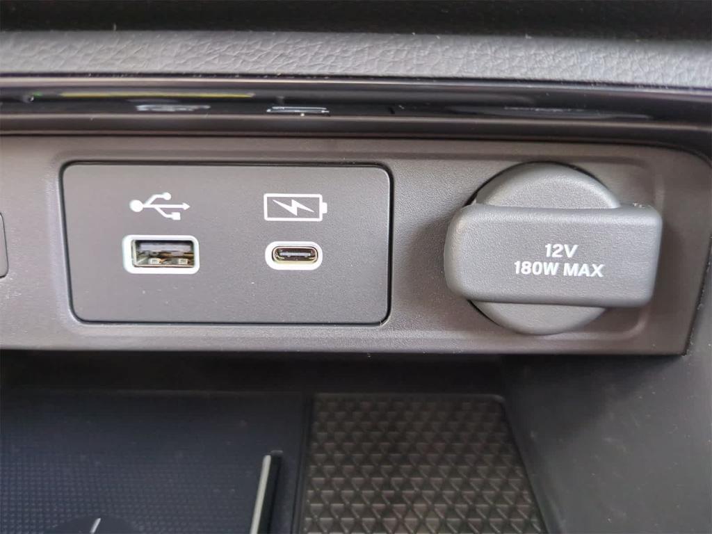 new 2025 Honda CR-V Hybrid car, priced at $39,329