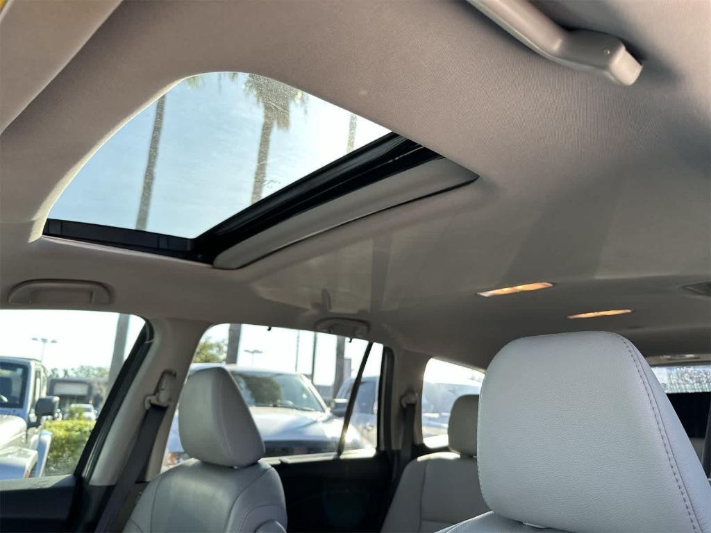 used 2022 Honda Pilot car, priced at $28,739