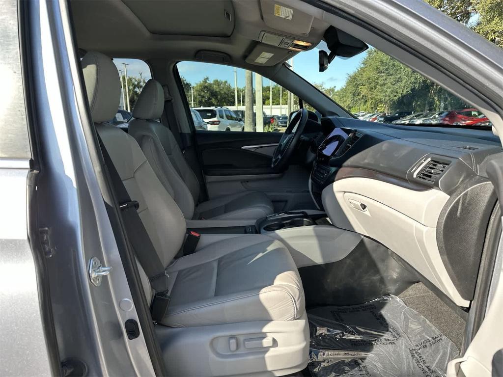 used 2022 Honda Pilot car, priced at $28,739