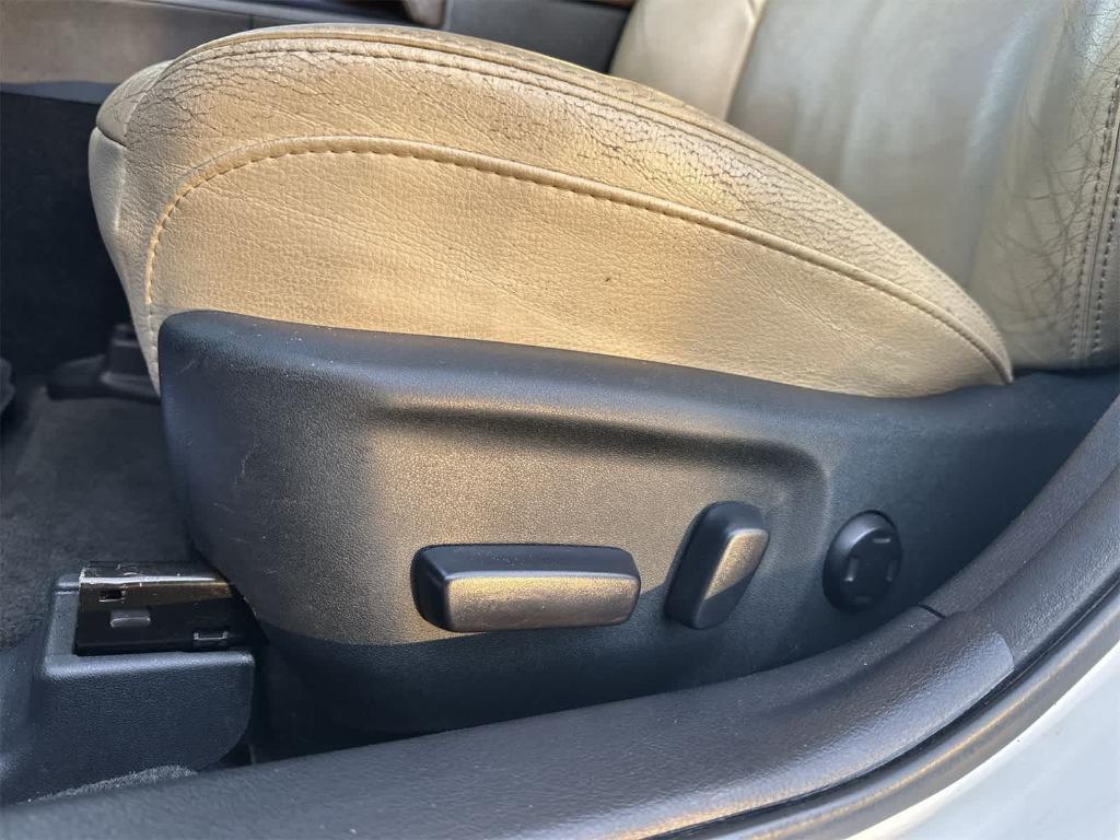 used 2013 Toyota Avalon Hybrid car, priced at $8,997