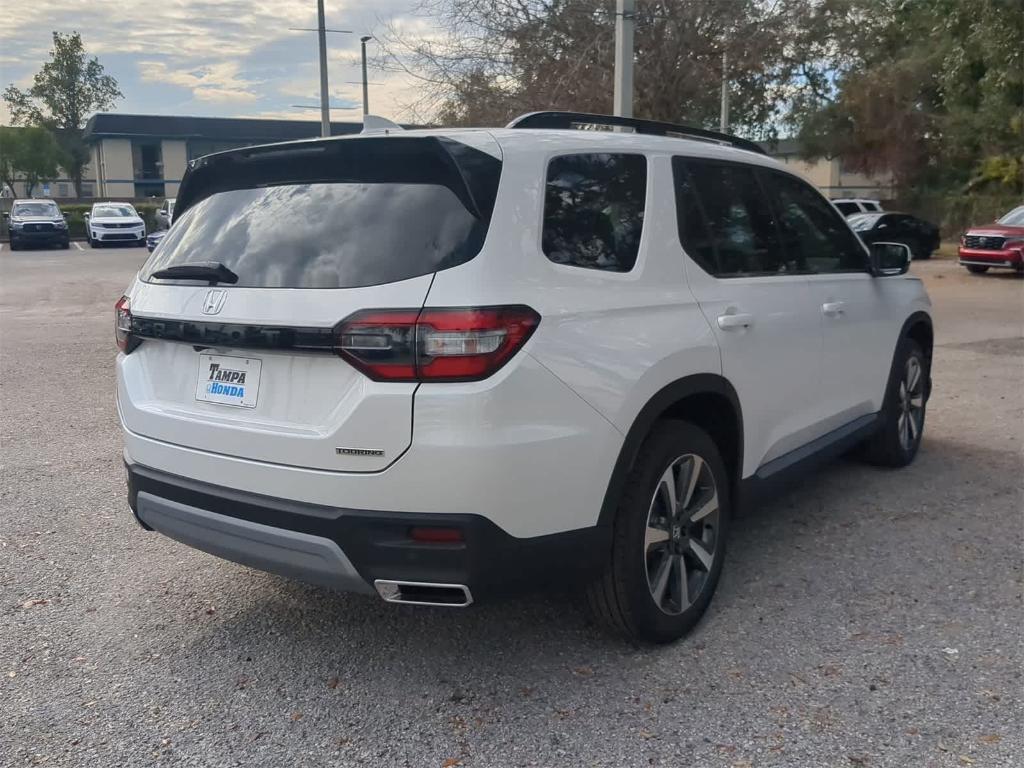 new 2025 Honda Pilot car, priced at $44,648