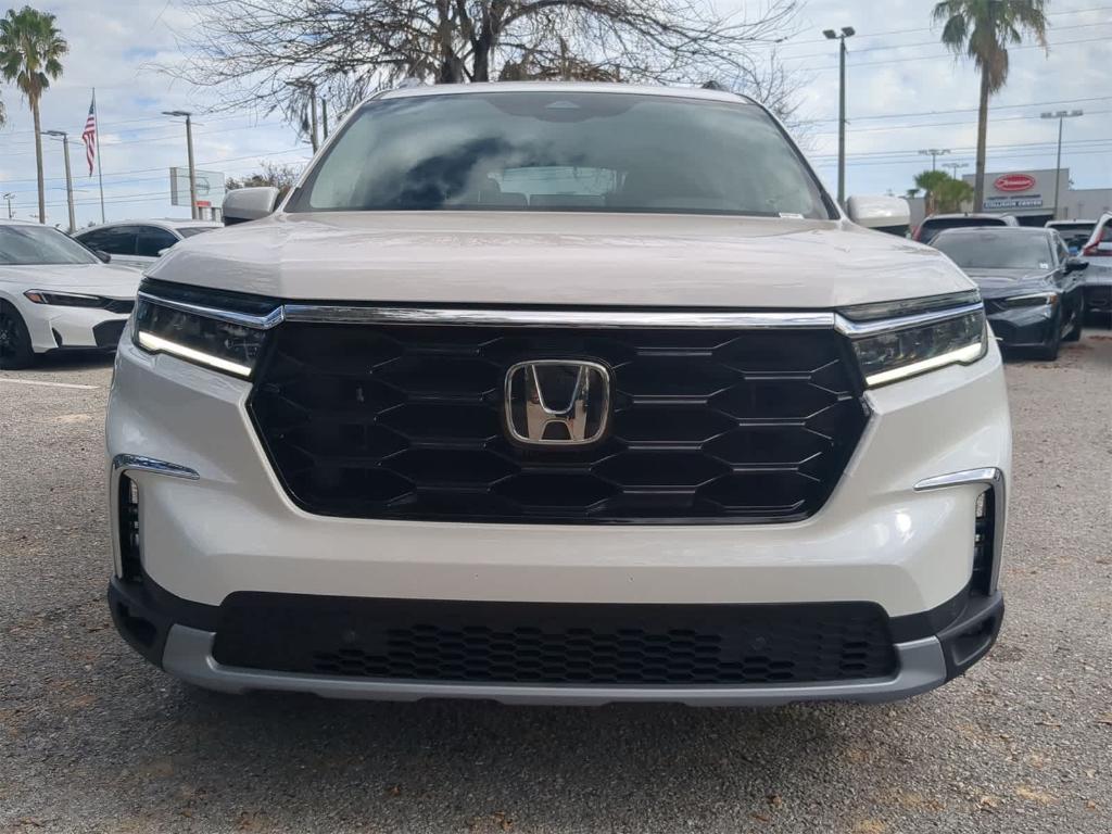 new 2025 Honda Pilot car, priced at $47,429