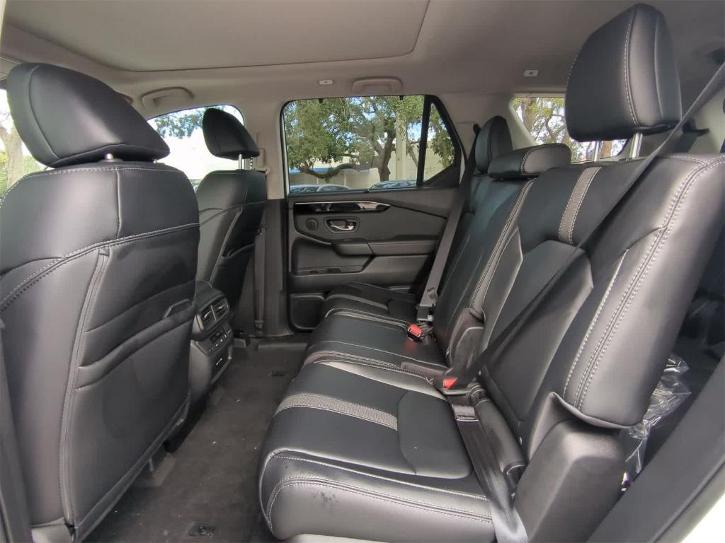 new 2025 Honda Pilot car, priced at $47,429