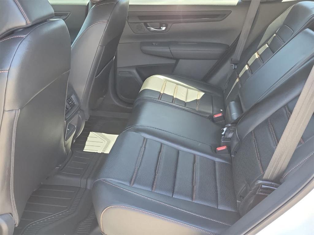 new 2025 Honda CR-V Hybrid car, priced at $39,270