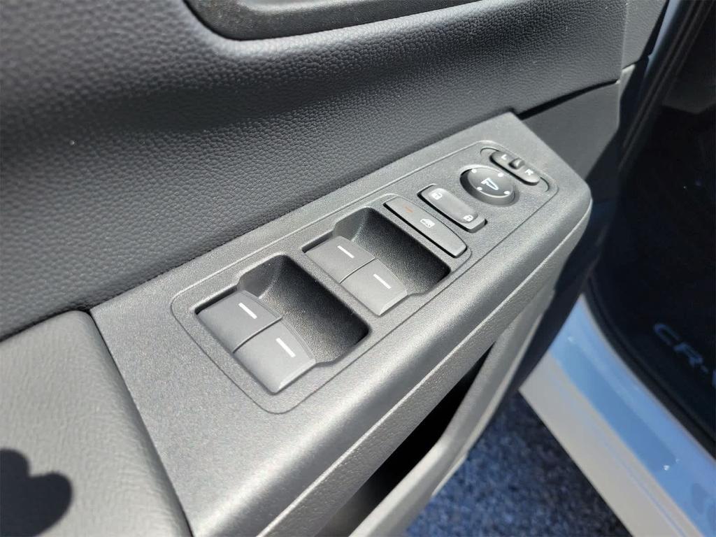 new 2025 Honda CR-V Hybrid car, priced at $39,270