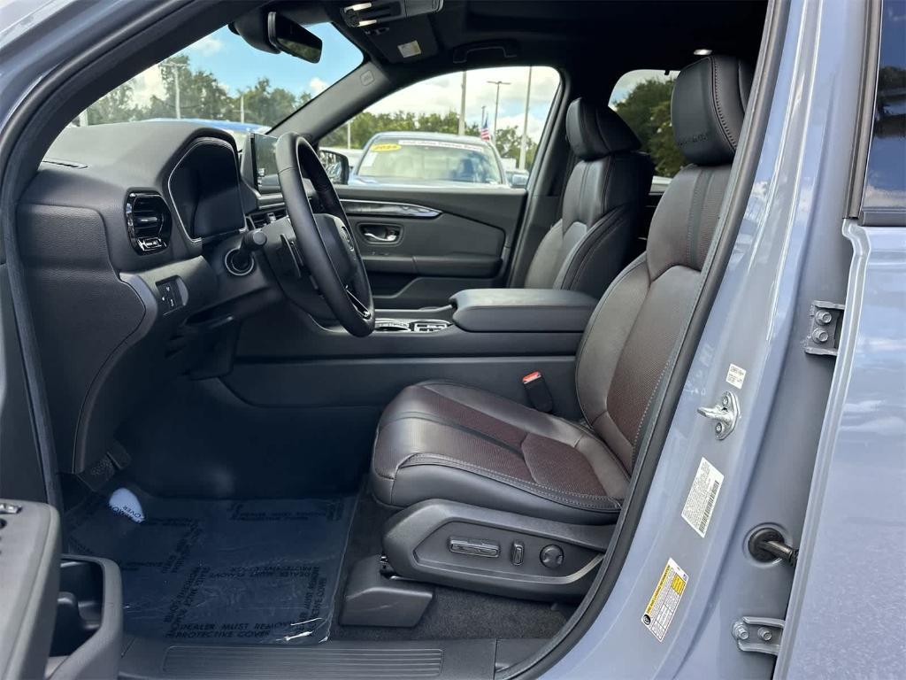 used 2025 Honda Pilot car, priced at $50,107