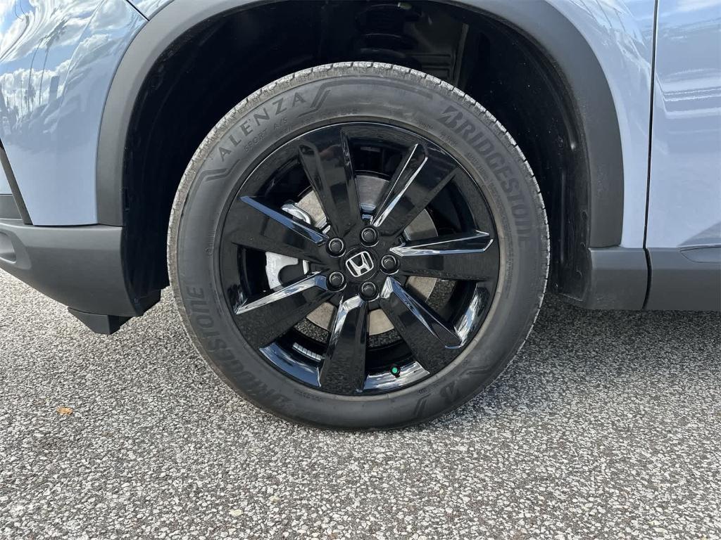 used 2025 Honda Pilot car, priced at $50,107