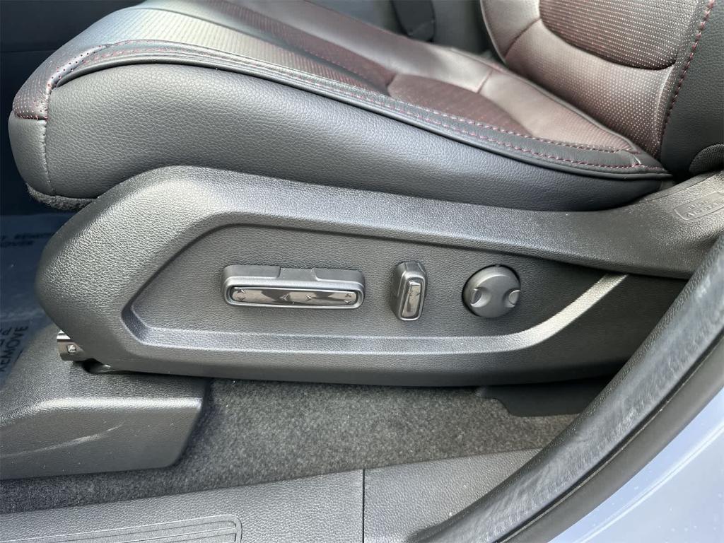 used 2025 Honda Pilot car, priced at $50,107