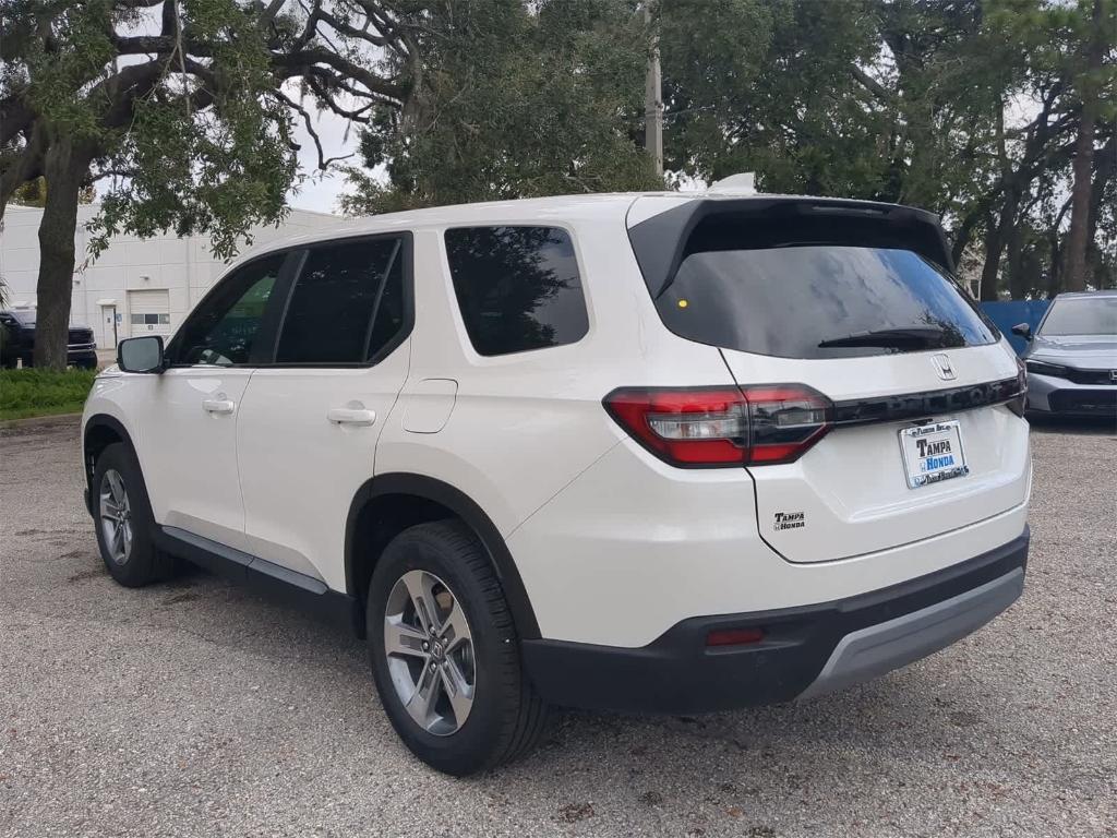 new 2025 Honda Pilot car, priced at $43,628