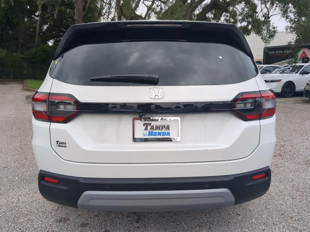 new 2025 Honda Pilot car, priced at $43,628