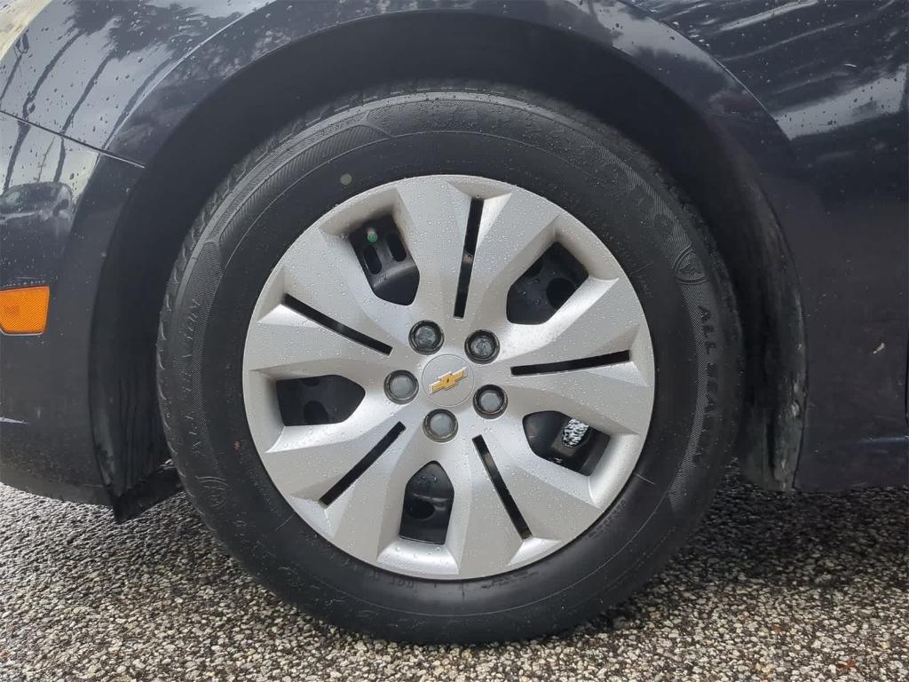 used 2014 Chevrolet Cruze car, priced at $7,990