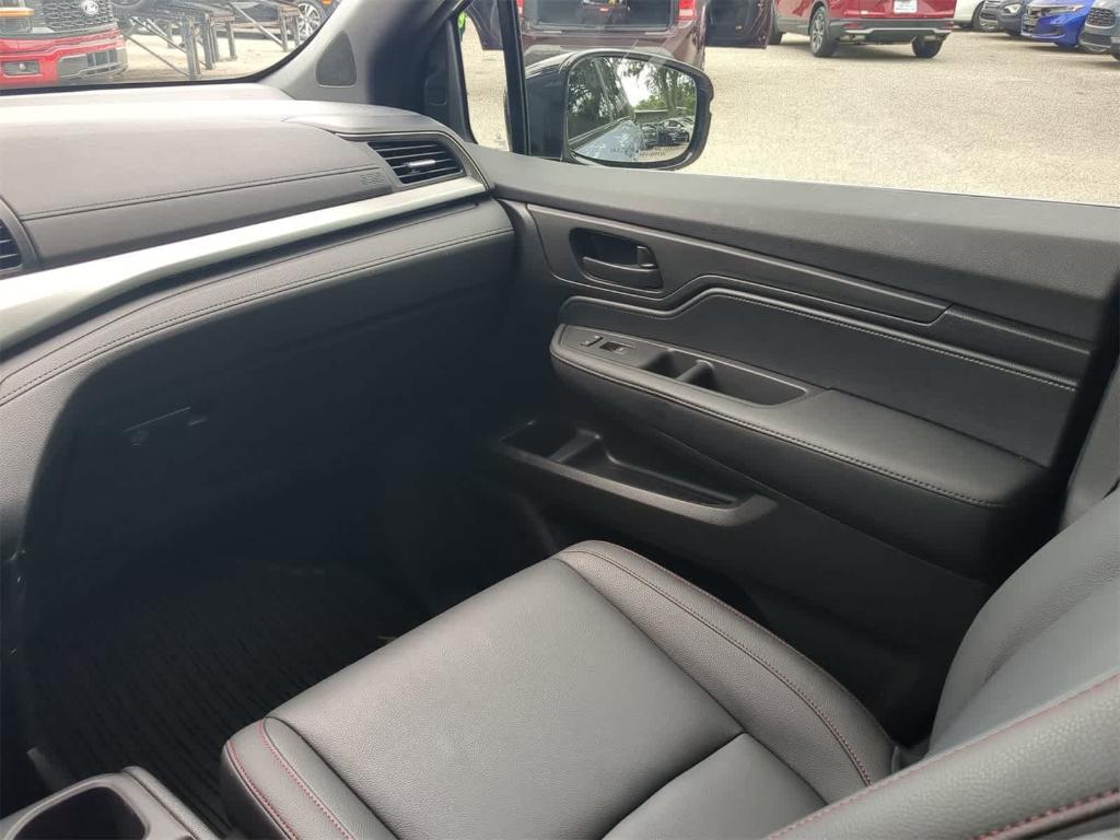 used 2025 Honda Odyssey car, priced at $38,495