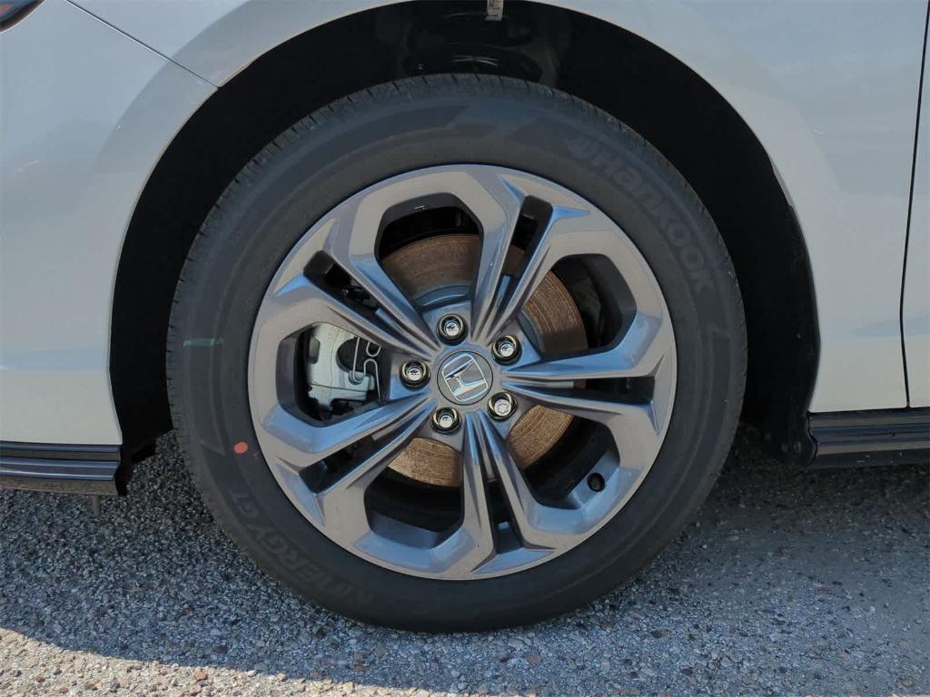 new 2025 Honda Accord Hybrid car, priced at $35,203