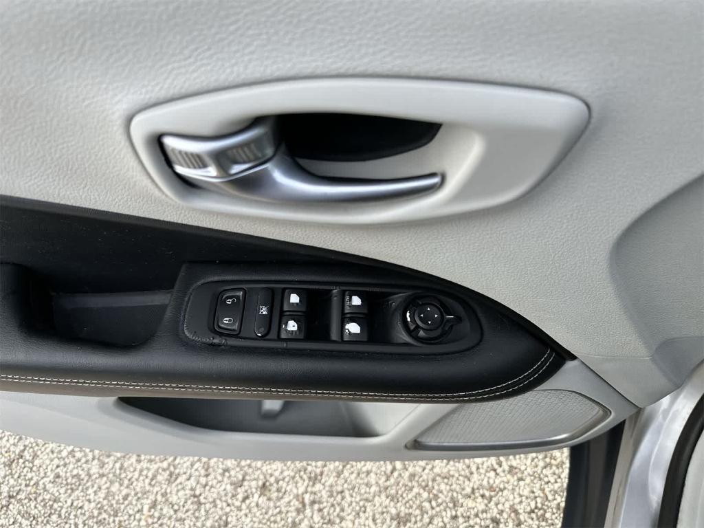 used 2019 Jeep Compass car, priced at $14,173