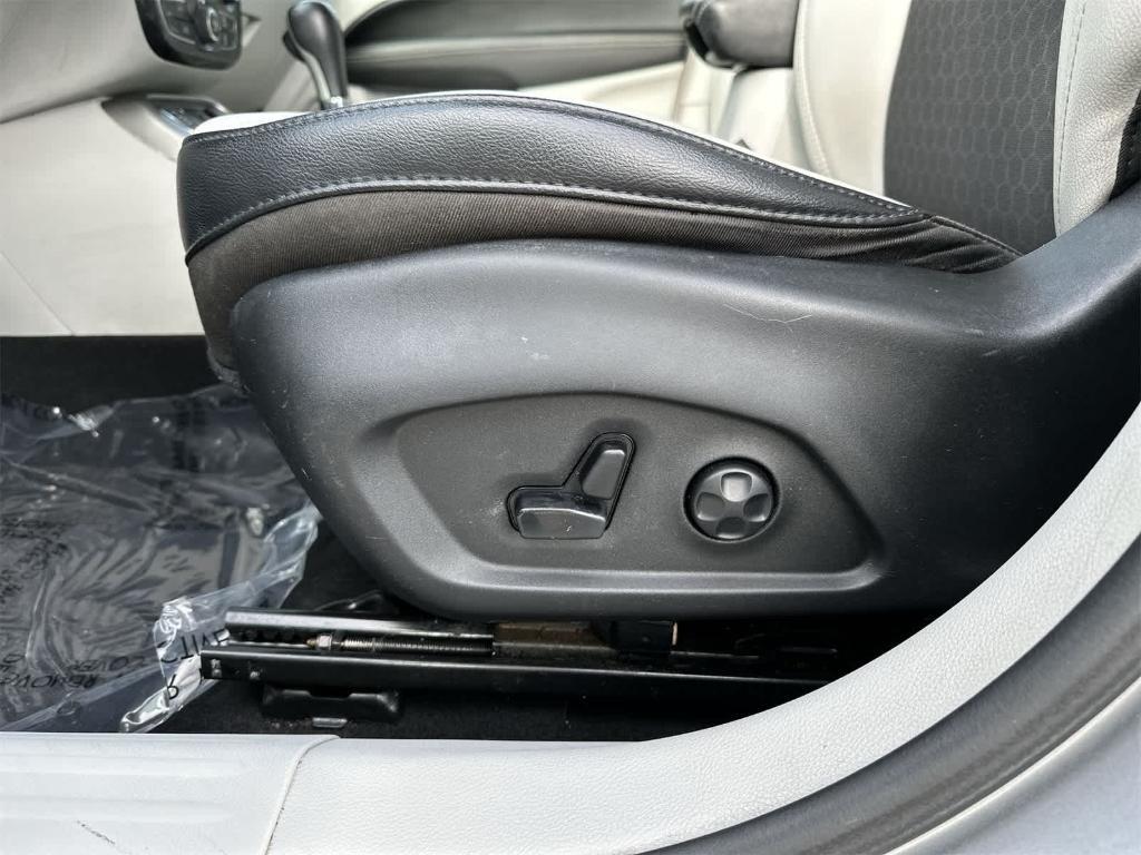 used 2019 Jeep Compass car, priced at $14,173