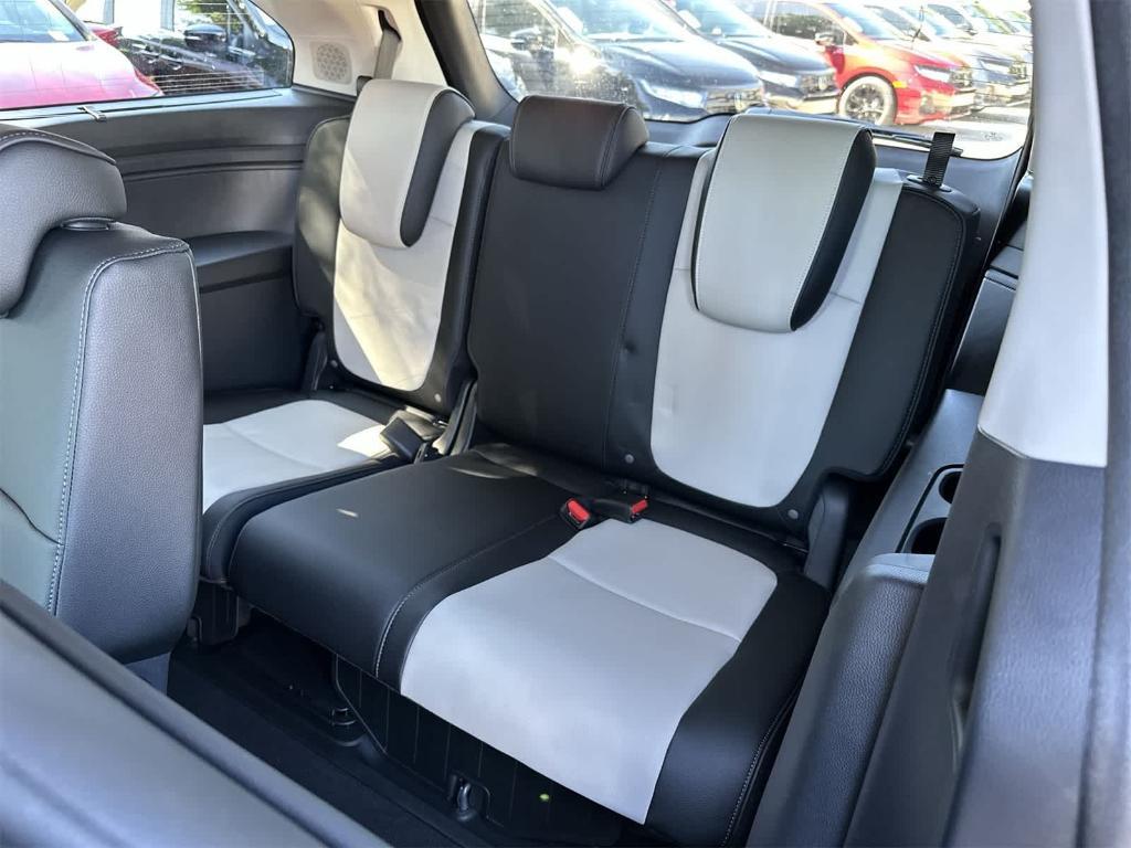 new 2026 Honda Odyssey car, priced at $50,216