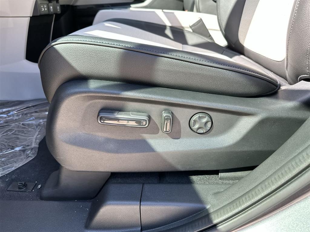 new 2026 Honda Odyssey car, priced at $50,216