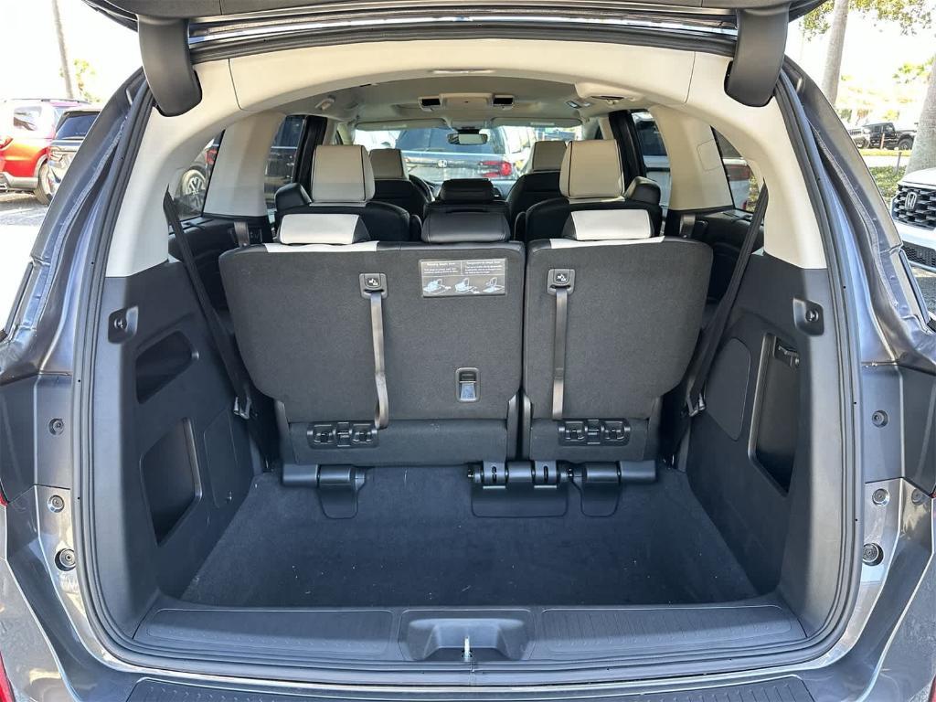 new 2026 Honda Odyssey car, priced at $50,216
