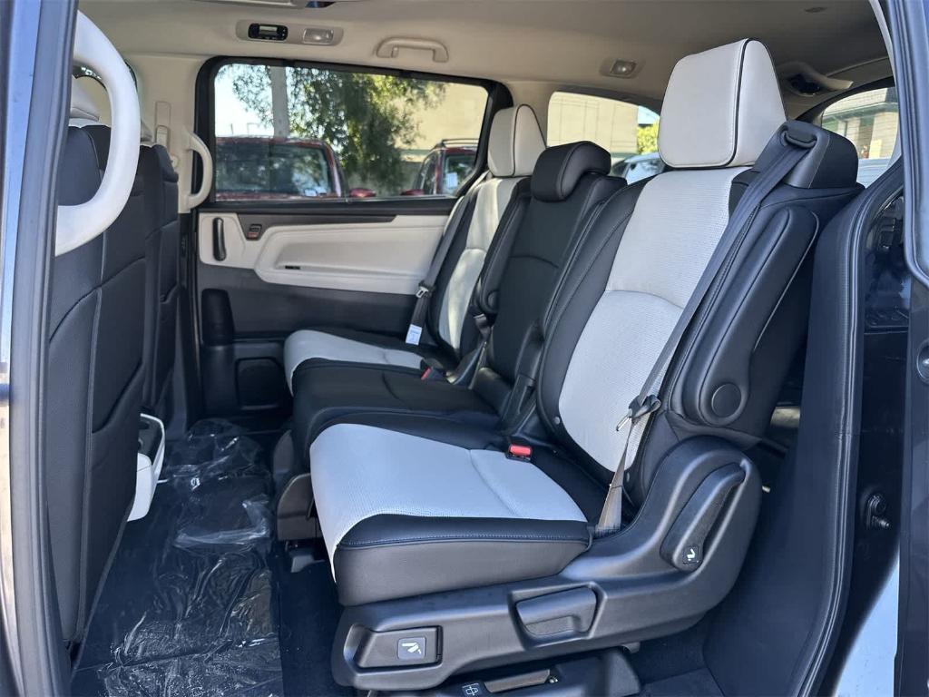 new 2026 Honda Odyssey car, priced at $50,216