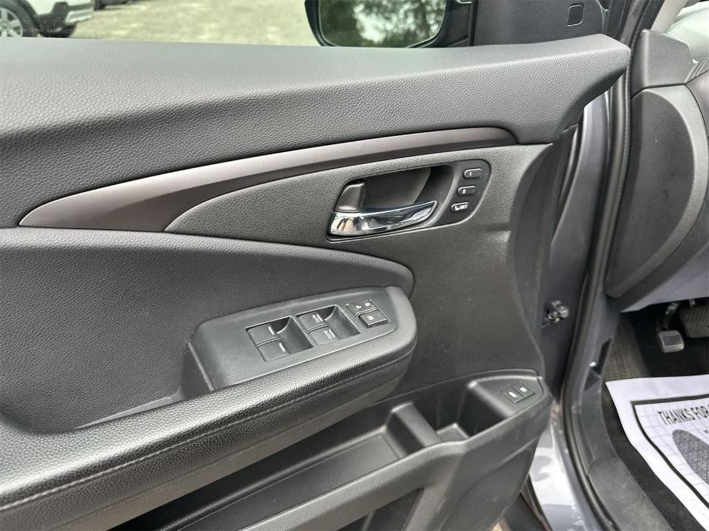 used 2022 Honda Pilot car, priced at $21,476