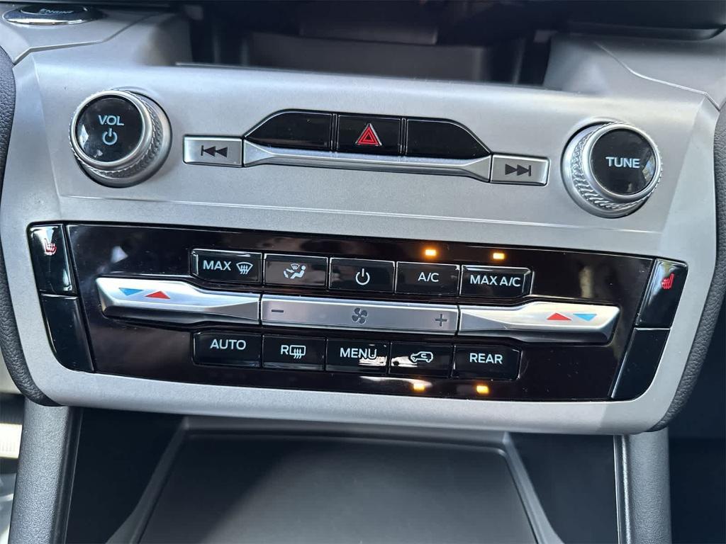 used 2023 Ford Explorer car, priced at $25,106