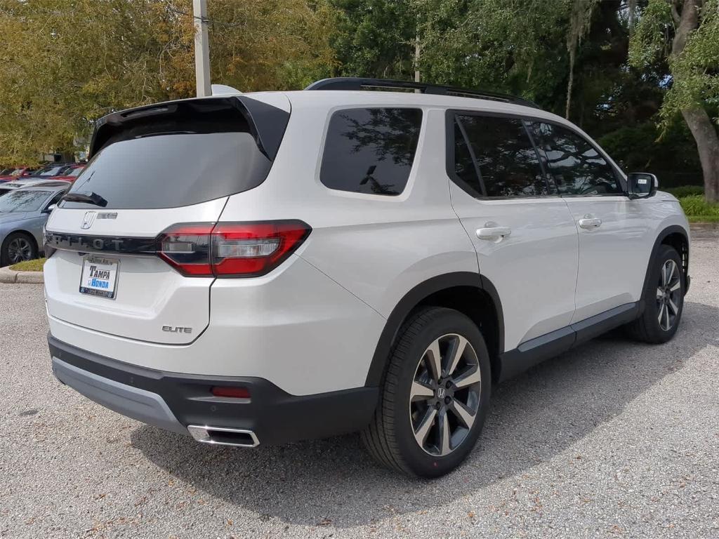 new 2025 Honda Pilot car, priced at $51,065