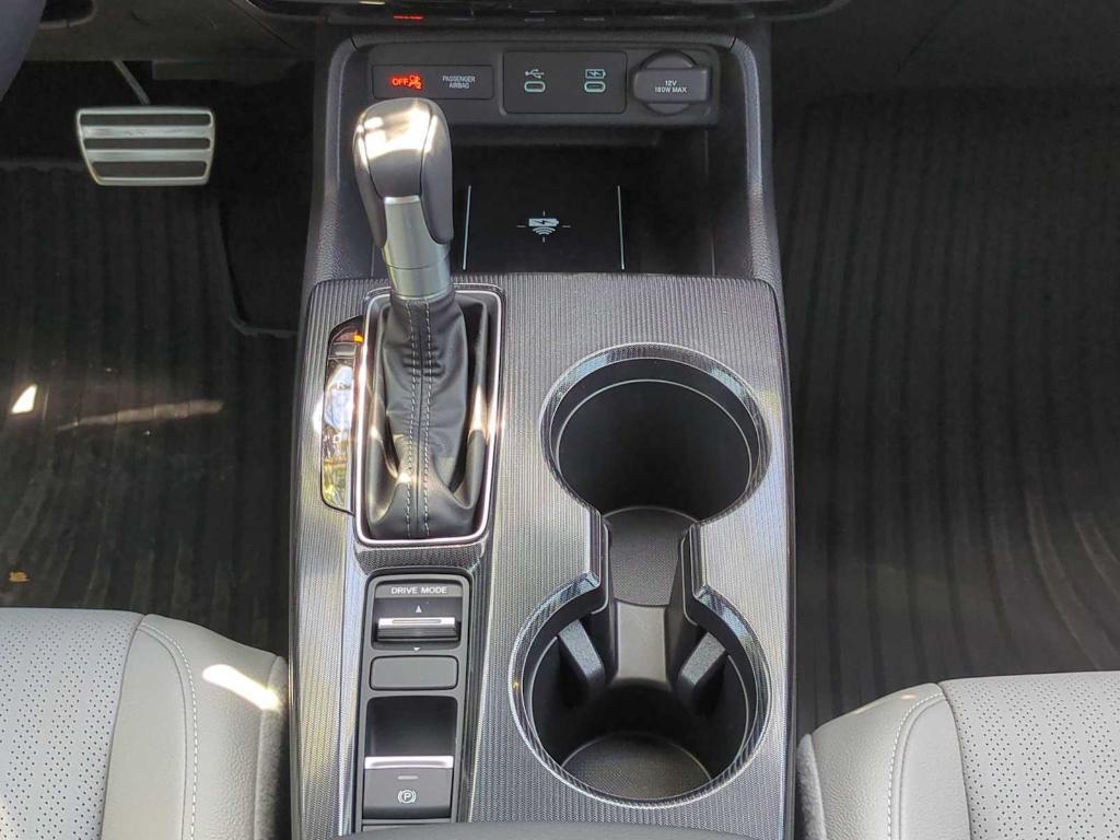 new 2025 Honda Civic Hybrid car, priced at $29,732