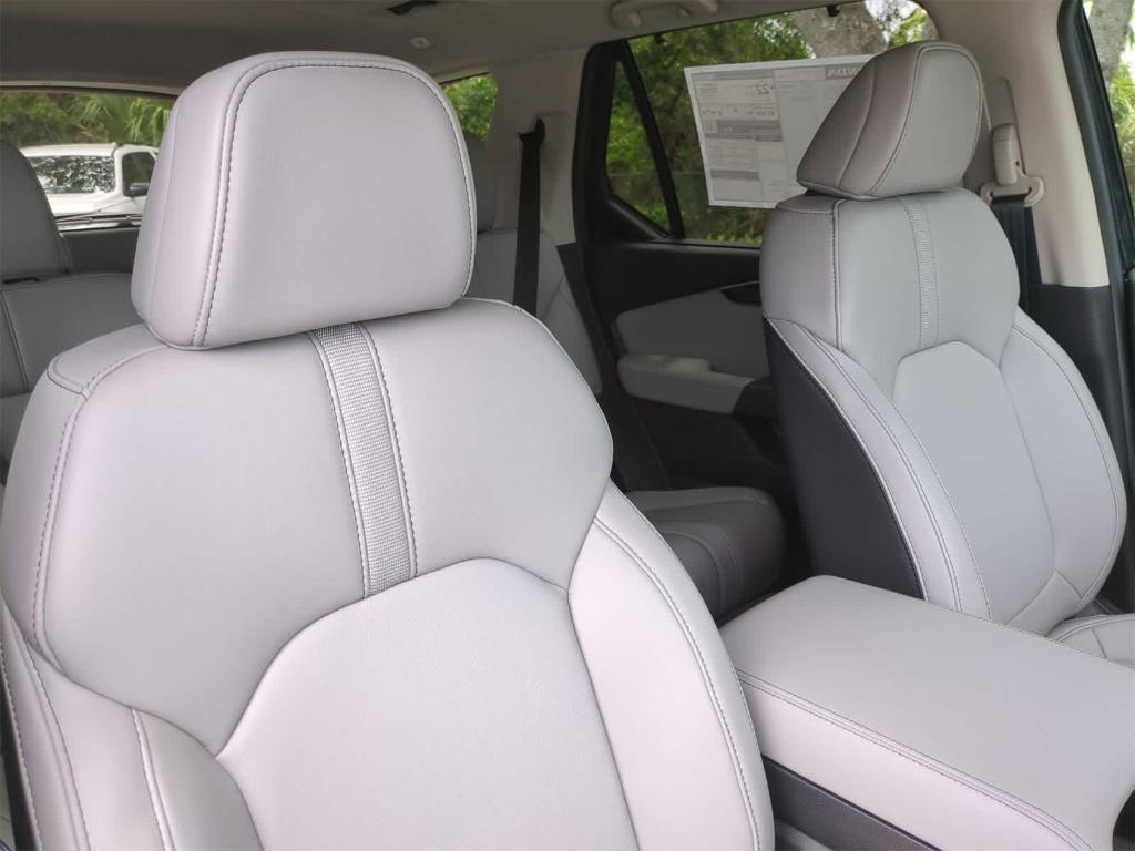 new 2025 Honda Pilot car, priced at $46,992