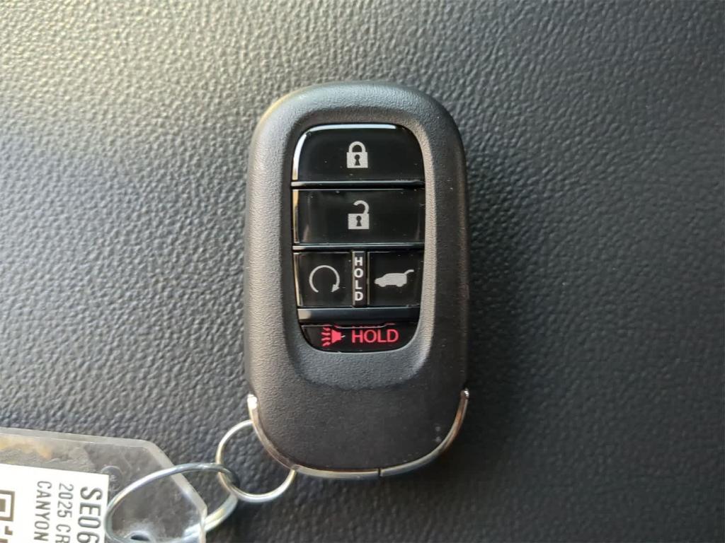 new 2025 Honda CR-V Hybrid car, priced at $39,329