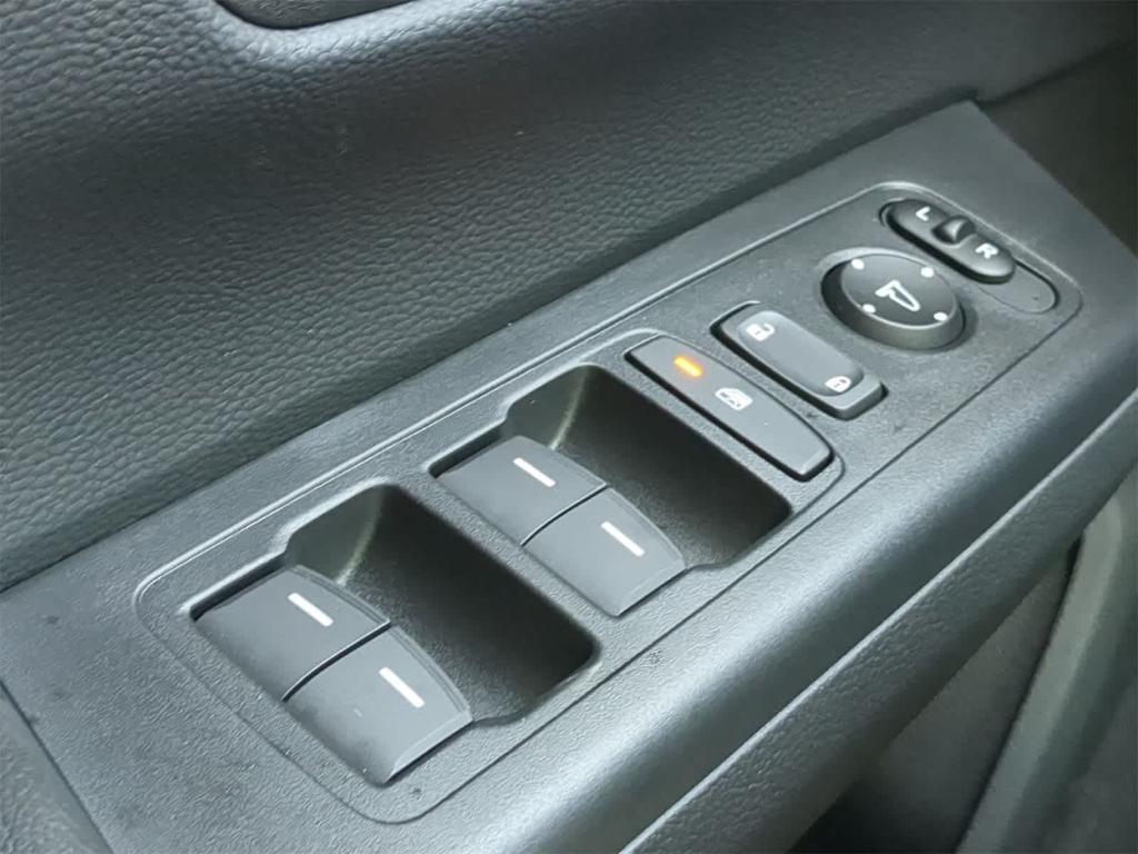 new 2025 Honda CR-V Hybrid car, priced at $39,329