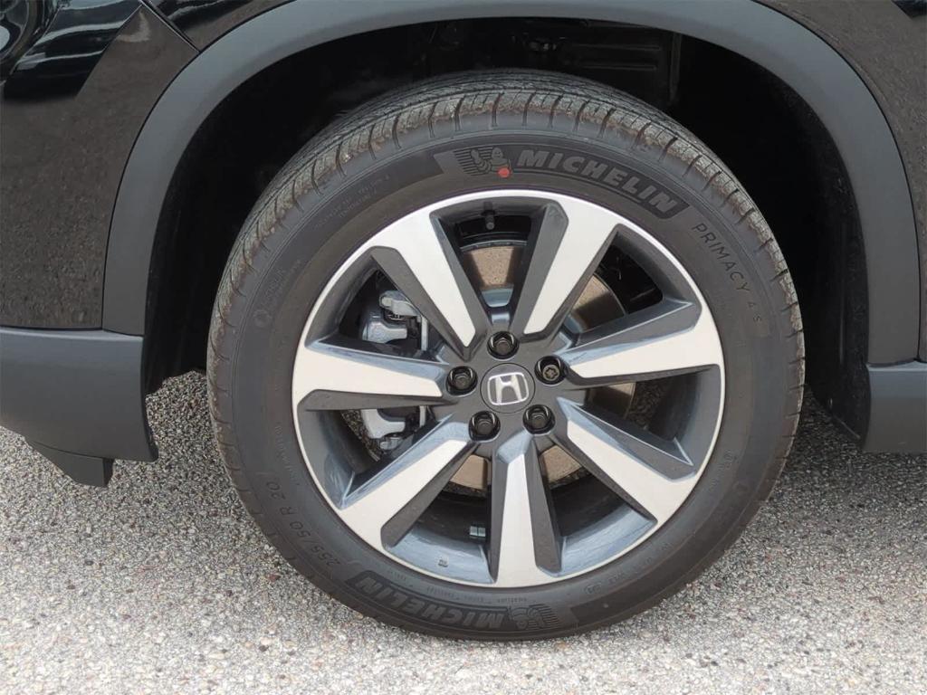 new 2025 Honda Pilot car, priced at $46,992