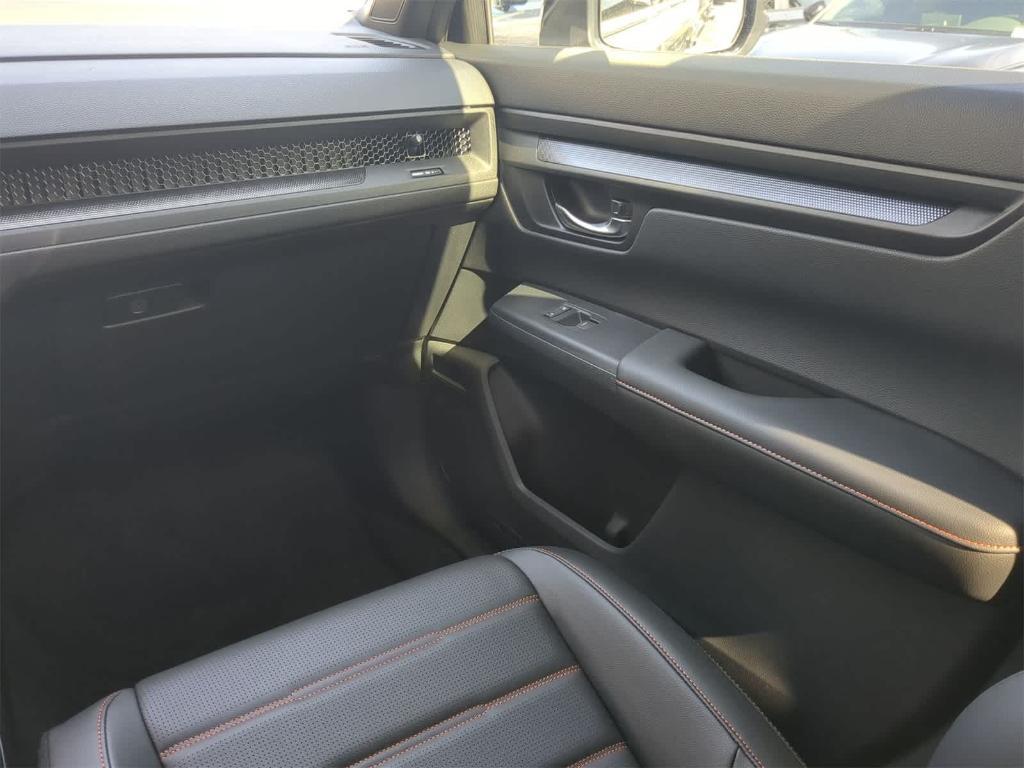 new 2025 Honda CR-V Hybrid car, priced at $39,329