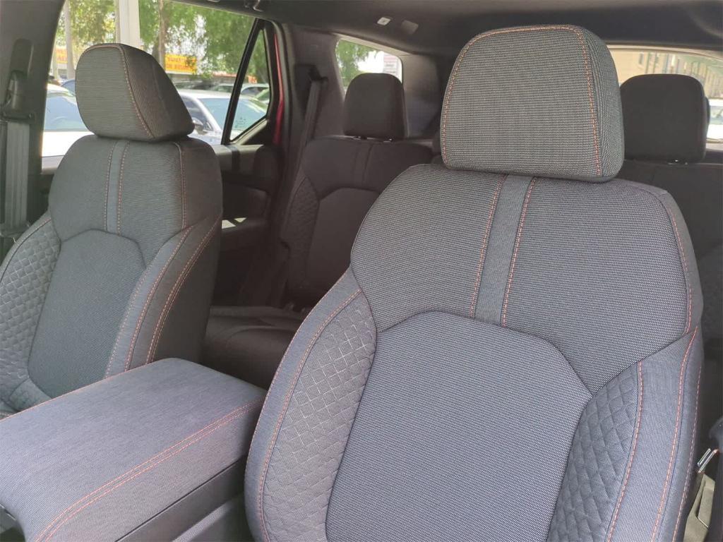 new 2025 Honda Pilot car, priced at $40,421
