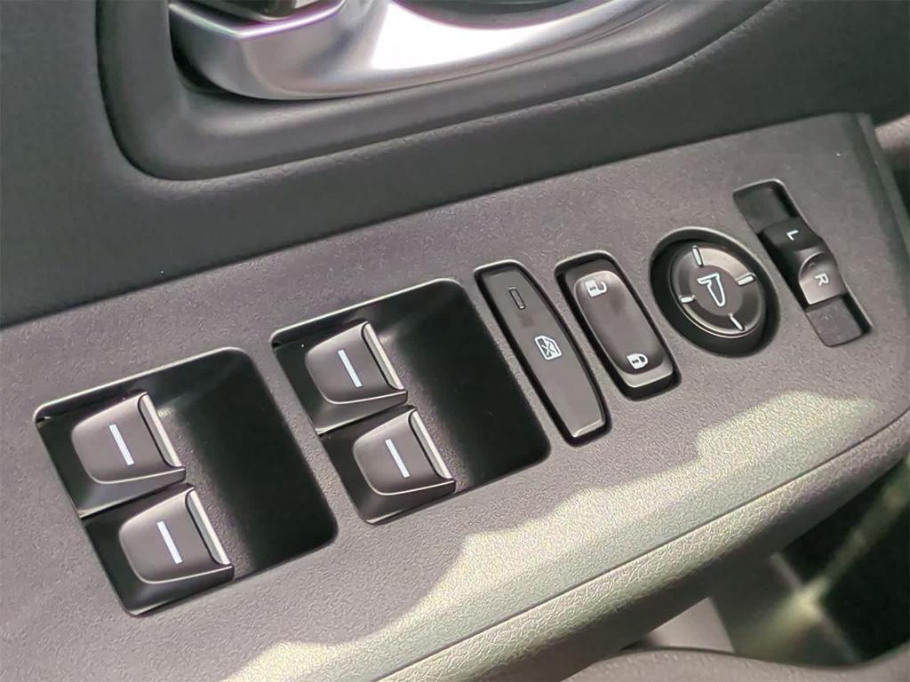 new 2025 Honda Pilot car, priced at $40,421