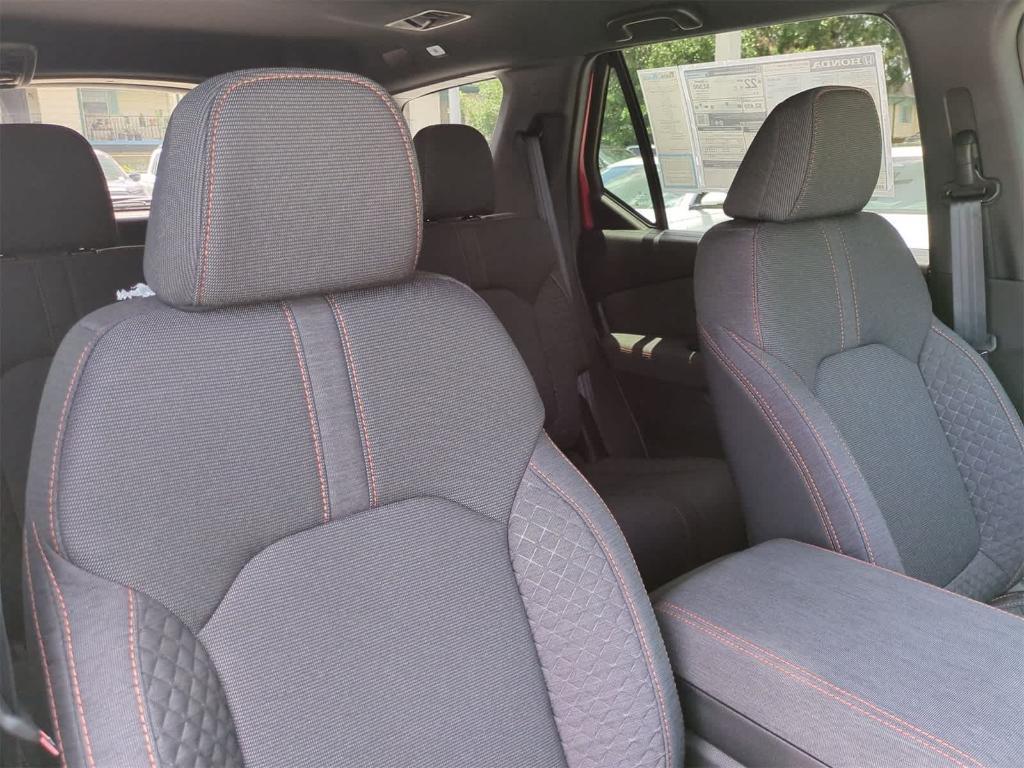 new 2025 Honda Pilot car, priced at $40,421