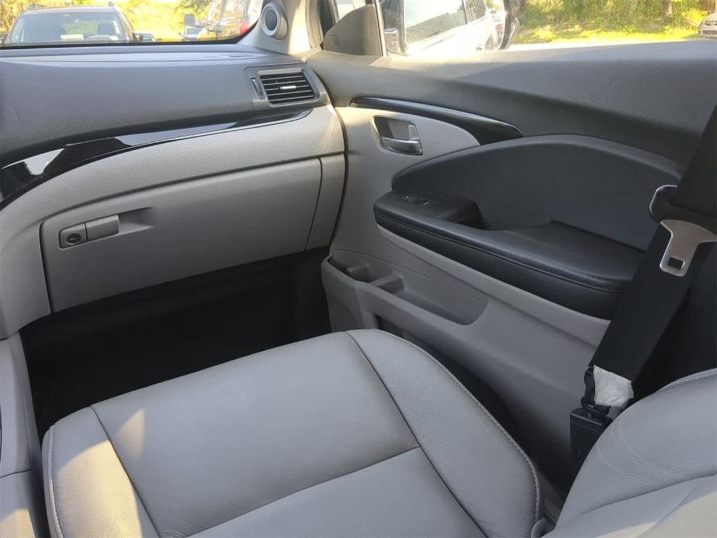 used 2020 Honda Pilot car, priced at $28,353