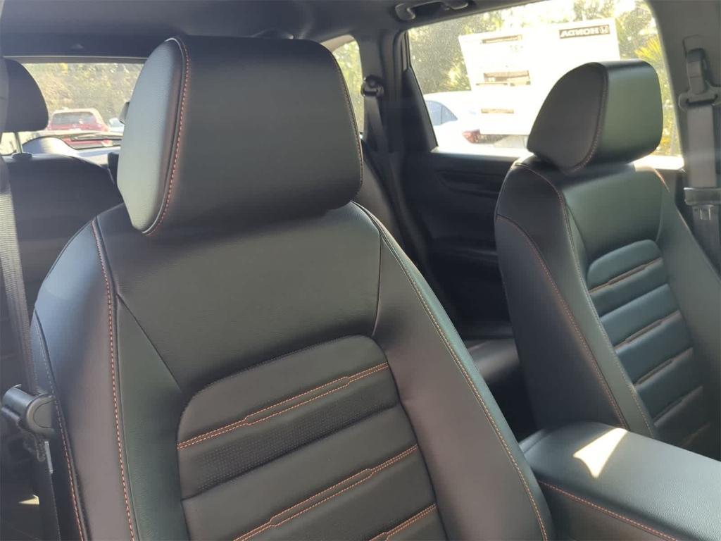 new 2025 Honda CR-V Hybrid car, priced at $39,285