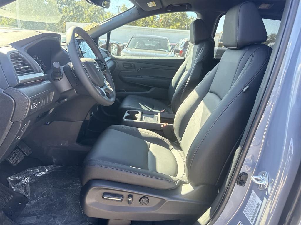 new 2026 Honda Odyssey car, priced at $43,454