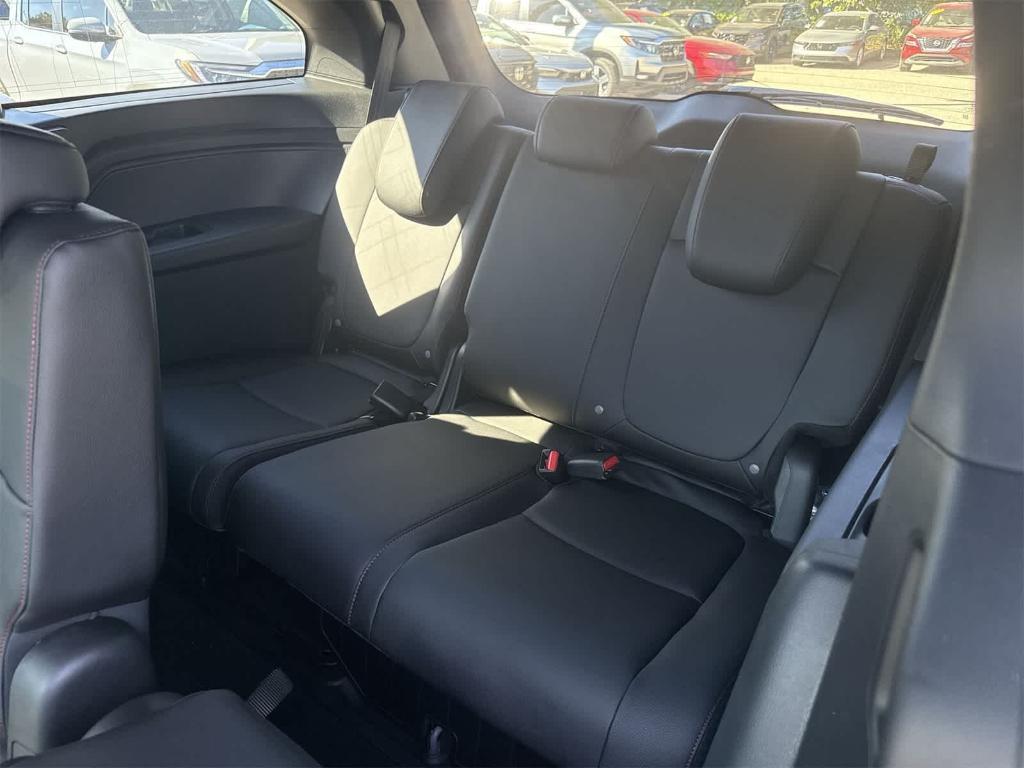new 2026 Honda Odyssey car, priced at $43,454