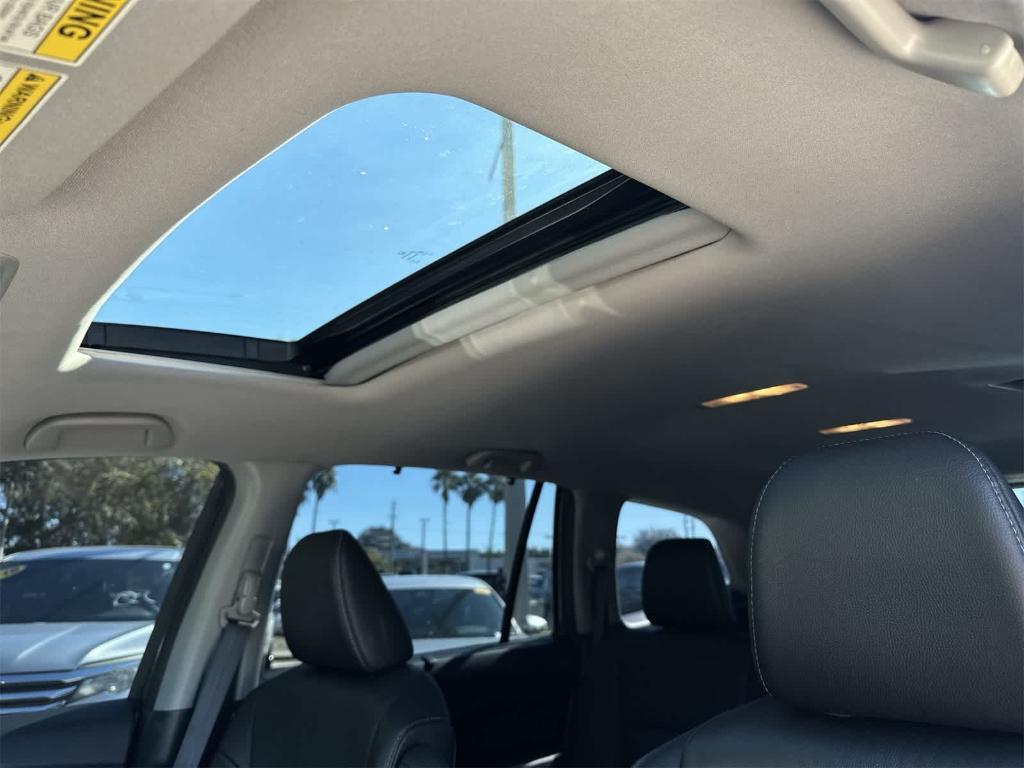 used 2022 Honda Pilot car, priced at $27,299