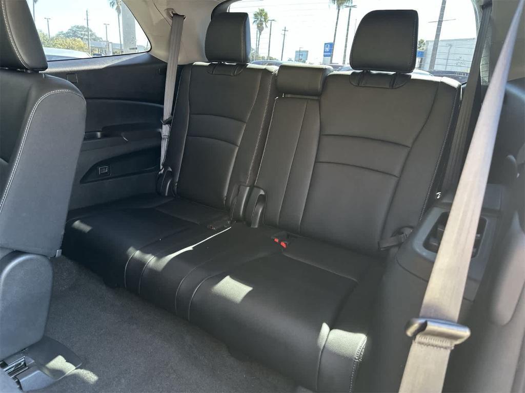 used 2022 Honda Pilot car, priced at $27,299